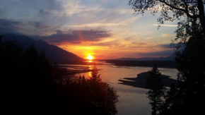 The Fraser River's Edge B&B Lodge